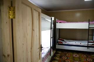 Гостевой дом Pamirextreme-Shamurat Sary-Tash Кровать в общем 4-местном номере для мужчин и женщин-9