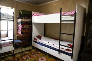 Гостевой дом Pamirextreme-Shamurat Sary-Tash Кровать в общем 4-местном номере для мужчин и женщин-10